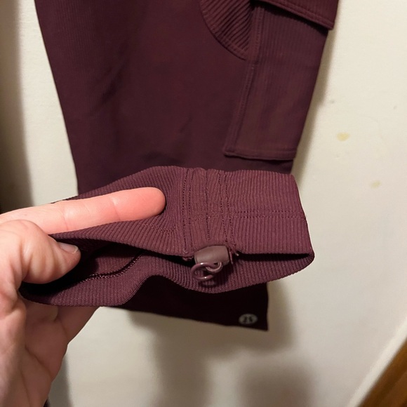 lululemon athletica Trail Trekker High-Rise Tight 25" - Cassis sz 12 - Picture 9 of 12